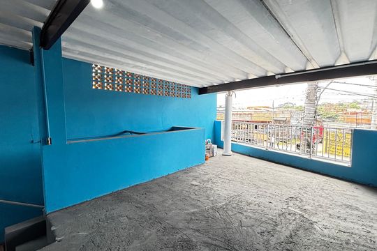Área externa de casa para alugar com 1 quarto, 30m² em Condomínio Maracanã, Santo André