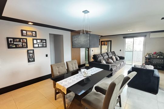 Apartamento à venda com 3 quartos, 199m² em Vila Scarpelli, Santo André