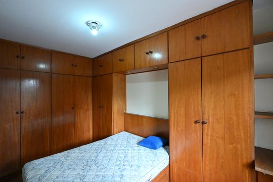 Quarto 1 de apartamento para alugar com 2 quartos, 55m² em Vila Pirajussara, São Paulo