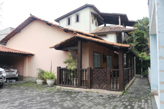 Garagem de casa para alugar com 2 quartos, 91m² em Luz, Nova Iguaçu