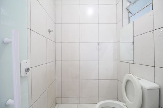 Banheiro de casa para alugar com 2 quartos, 50m² em Jardim Irapua, Taboão da Serra