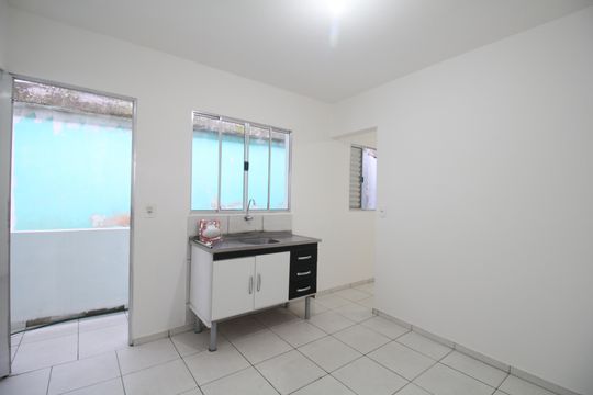 Casa para alugar com 2 quartos, 50m² em Jardim Irapua, Taboão da Serra