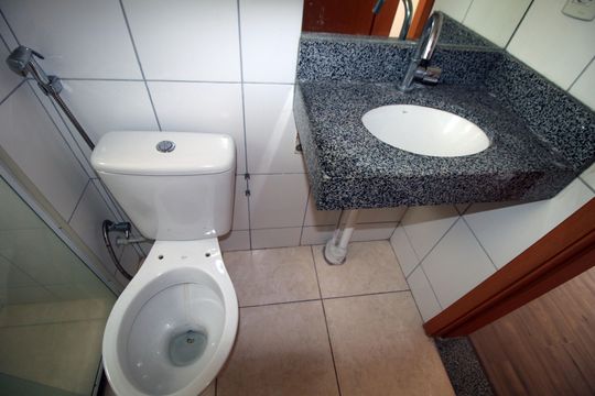 Banheiro de apartamento à venda com 2 quartos, 52m² em Colégio, Rio de Janeiro