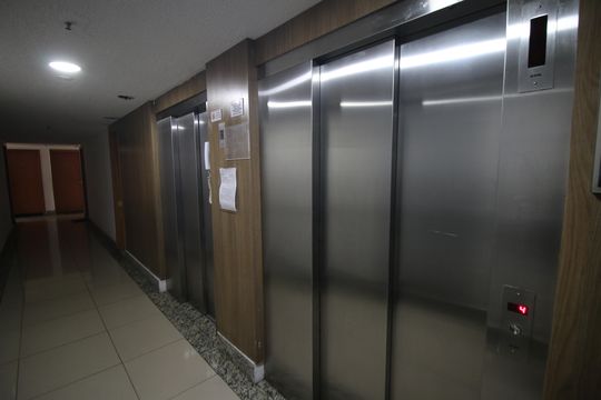 Área comum - Elevadores de apartamento à venda com 2 quartos, 52m² em Colégio, Rio de Janeiro