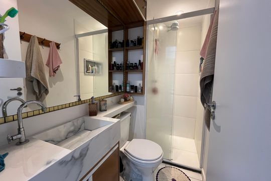 Banheiro de apartamento à venda com 2 quartos, 28m² em Chácara Inglesa, São Paulo