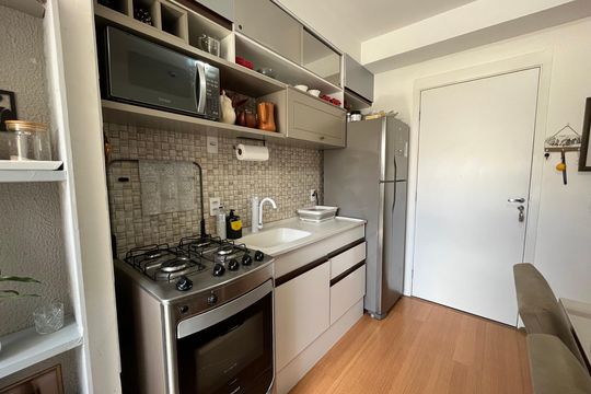 Cozinha de apartamento à venda com 2 quartos, 28m² em Chácara Inglesa, São Paulo