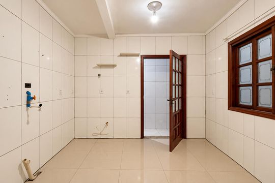 Cozinha de casa para alugar com 1 quarto, 100m² em Aberta dos Morros, Porto Alegre