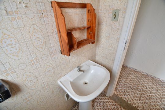 Banheiro de serviço de casa para alugar com 3 quartos, 329m² em Chácara da Barra, Campinas