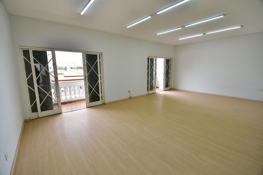 Casa para alugar com 3 quartos, 329m² em Chácara da Barra, Campinas