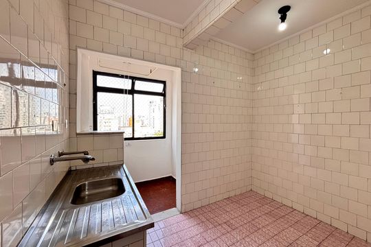 Cozinha de apartamento para alugar com 1 quarto, 60m² em Vila Nova Conceição, São Paulo
