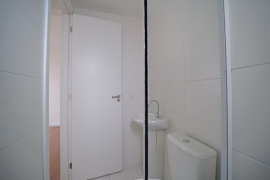 Banheiro de apartamento para alugar com 2 quartos, 48m² em Vila Penteado, São Paulo