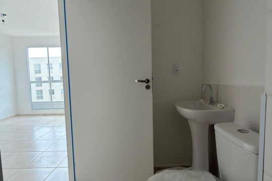 Banheiro de apartamento para alugar com 1 quarto, 28m² em Recanto das Emas, Brasília