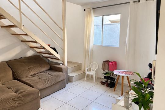 Casa à venda com 2 quartos, 75m² em Jardim Campos Verdes, Hortolândia