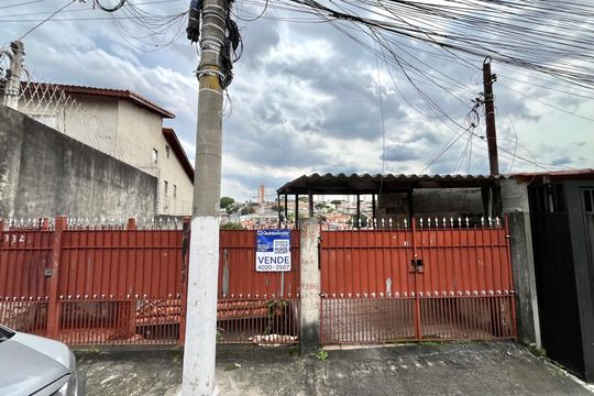 Fachada de casa à venda com 3 quartos, 100m² em Vila Babilonia, São Paulo