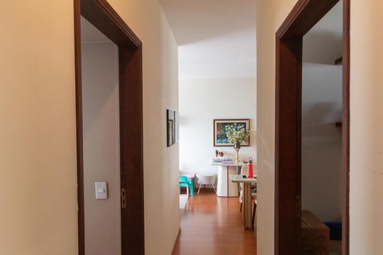 Corredor de apartamento à venda com 3 quartos, 75m² em Taquaral, Campinas
