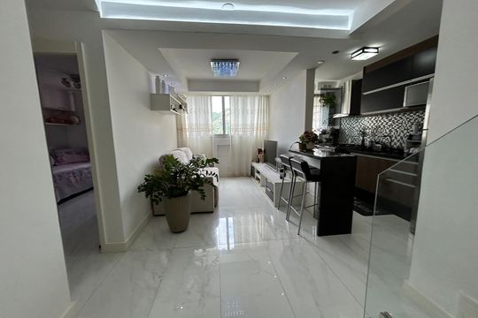 Sala de apartamento à venda com 2 quartos, 135m² em Jardim Sulacap, Rio de Janeiro