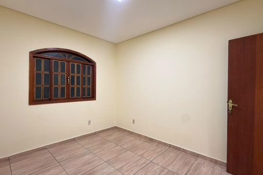 Quarto de casa para alugar com 2 quartos, 85m² em Sapucaias III, Contagem