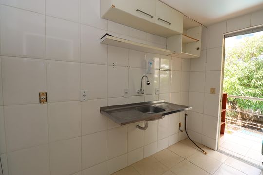 Cozinha de apartamento para alugar com 2 quartos, 80m² em Praia do Flamengo, Salvador