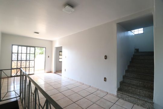 Casa para alugar com 4 quartos, 180m² em Tubalina, Uberlândia