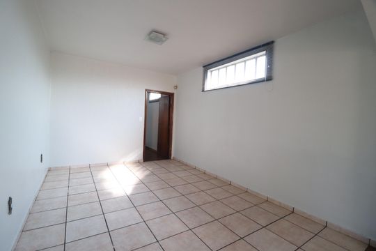 Sala 2 de casa para alugar com 4 quartos, 180m² em Tubalina, Uberlândia