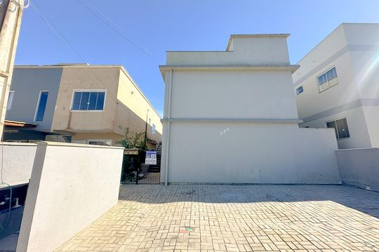 Fachada de apartamento para alugar com 1 quarto, 30m² em São João do Rio Vermelho, Florianópolis
