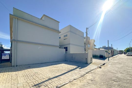 Vista da Rua de apartamento para alugar com 1 quarto, 30m² em São João do Rio Vermelho, Florianópolis