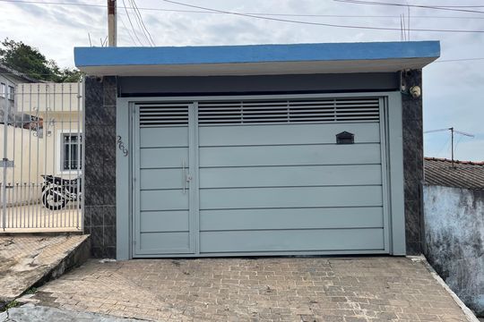 Fachada de casa para alugar com 1 quarto, 30m² em Jaraguá, São Paulo