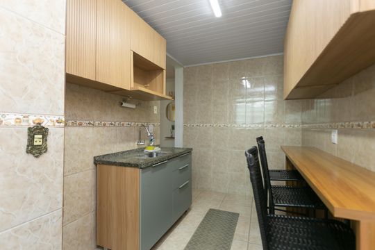 Cozinha  de apartamento para alugar com 2 quartos, 46m² em Jardim das Oliveiras, Itaquaquecetuba