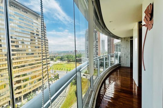 Corredor da suíte  de apartamento à venda com 1 quarto, 69m² em Residencial Zero (tambore), Barueri