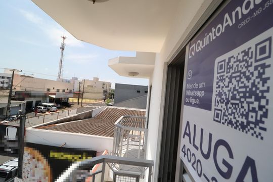 Plaquinha de apartamento para alugar com 3 quartos, 100m² em Santa Mônica, Uberlândia