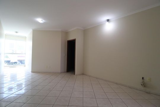 Sala de apartamento para alugar com 3 quartos, 100m² em Santa Mônica, Uberlândia