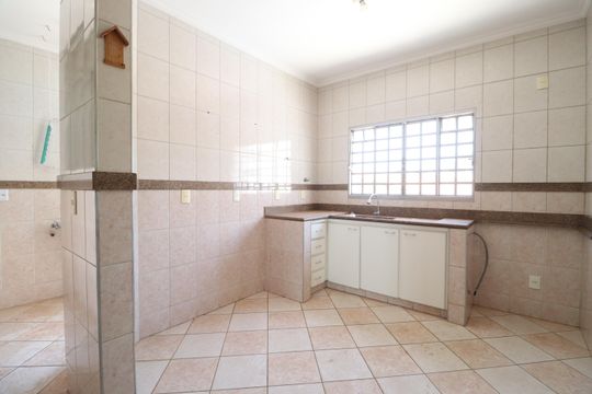 Cozinha de apartamento para alugar com 3 quartos, 100m² em Santa Mônica, Uberlândia