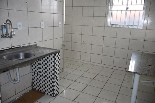 Cozinha de apartamento para alugar com 2 quartos, 65m² em Fazenda da Juta, São Paulo