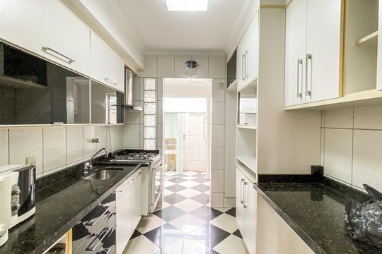 Cozinha de casa de condomínio para alugar com 3 quartos, 100m² em Cangaiba, São Paulo