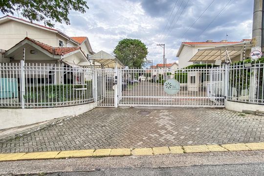 Fachada de casa de condomínio para alugar com 3 quartos, 100m² em Cangaiba, São Paulo