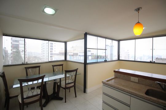 Cozinha de apartamento para alugar com 2 quartos, 100m² em Mont’serrat, Porto Alegre
