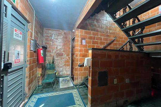 Entrada Bloco de apartamento para alugar com 2 quartos, 57m² em Parque Pan Americano, São Paulo