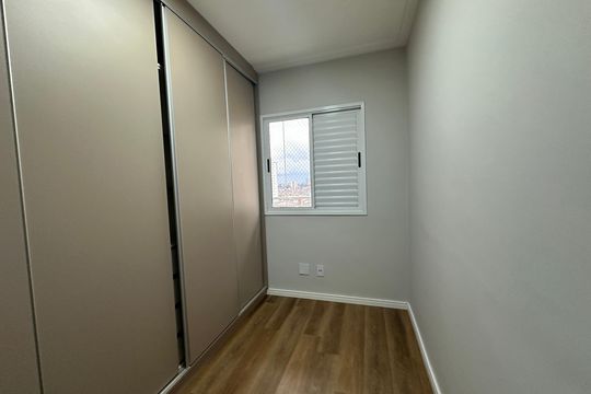 Quarto 1 de apartamento para alugar com 3 quartos, 80m² em Jardim Tupanci, Barueri