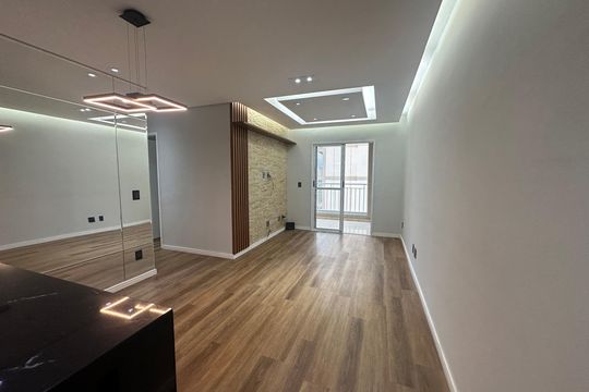 Sala de apartamento para alugar com 3 quartos, 80m² em Jardim Tupanci, Barueri
