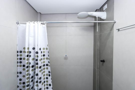 Banheiro de kitnet/studio para alugar com 1 quarto, 40m² em Vila Mariana, São Paulo