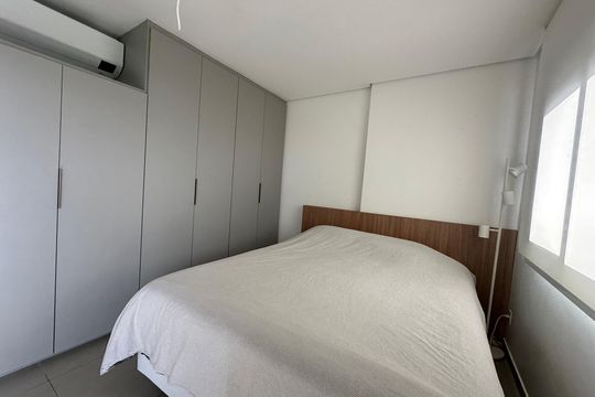 Quarto de apartamento à venda com 1 quarto, 40m² em Empresarial 18 do Forte, Barueri