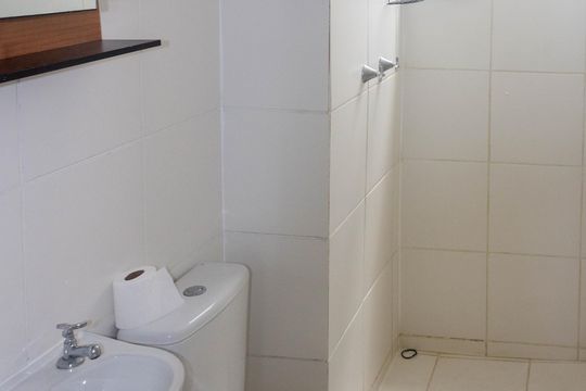 Banheiro de apartamento para alugar com 2 quartos, 43m² em Guaratiba, Rio de Janeiro