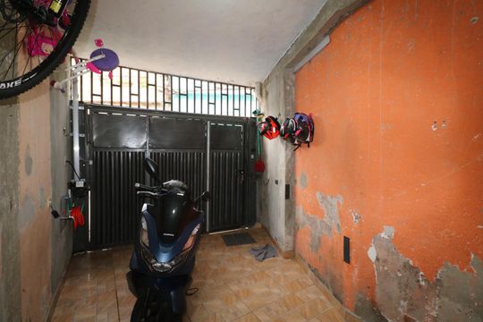 Garagem de casa à venda com 2 quartos, 56m² em Casa Grande, Diadema