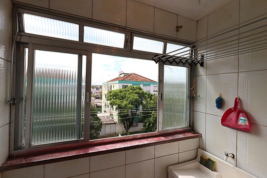 Janela da Área de serviço de apartamento à venda com 2 quartos, 70m² em Jardim Dona Leopoldina, Porto Alegre