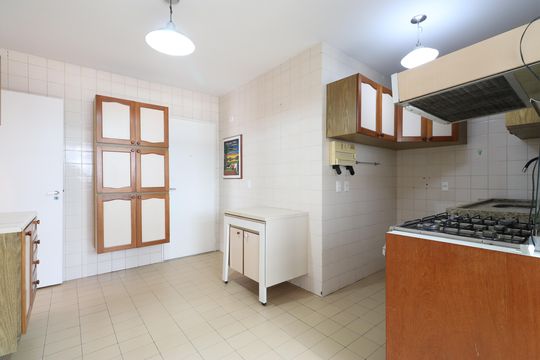 Cozinha de apartamento para alugar com 4 quartos, 118m² em Pompeia, São Paulo