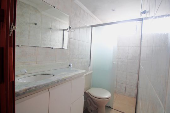 Banheiro de apartamento para alugar com 2 quartos, 45m² em Jardim Aparecida, São Paulo