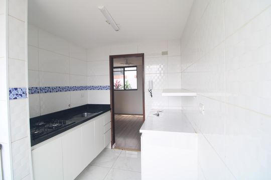 Cozinha de apartamento para alugar com 2 quartos, 45m² em Jardim Aparecida, São Paulo