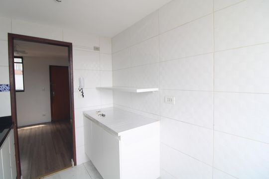 Cozinha de apartamento para alugar com 2 quartos, 45m² em Jardim Aparecida, São Paulo
