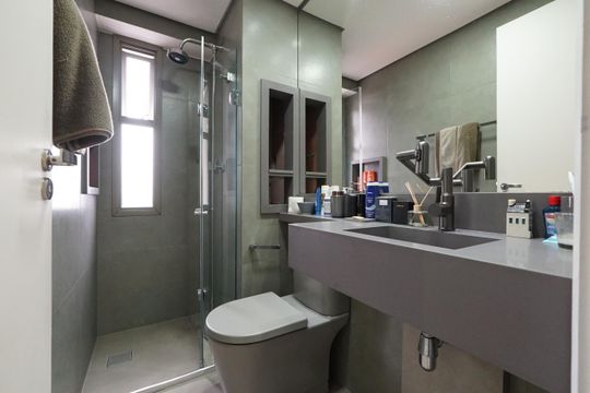 Banheiro de apartamento à venda com 2 quartos, 50m² em Jardim da Gloria, São Paulo