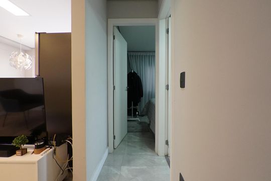 Corredor de apartamento à venda com 2 quartos, 50m² em Jardim da Gloria, São Paulo